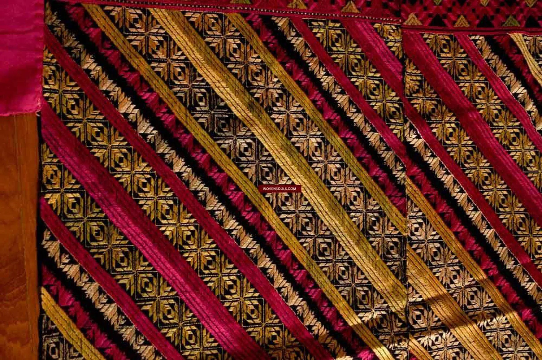 583 Antique Striking Swat Valley Shawl Textile Embroidery