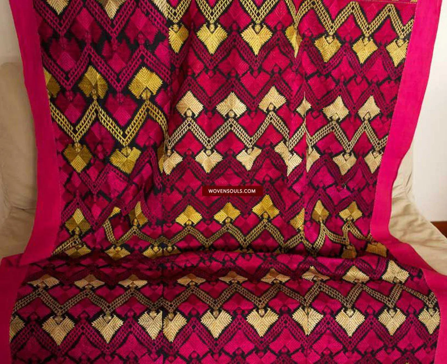 583 Antique Striking Swat Valley Shawl Textile Embroidery