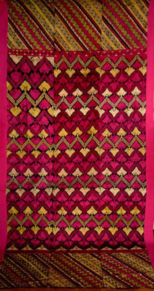 583 Antique Striking Swat Valley Shawl Textile Embroidery