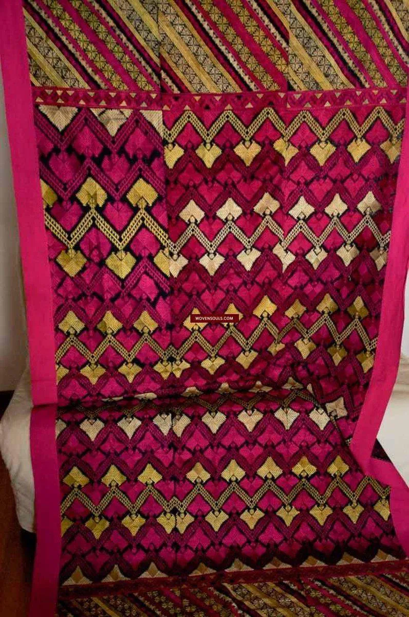583 Antique Striking Swat Valley Shawl Textile Embroidery