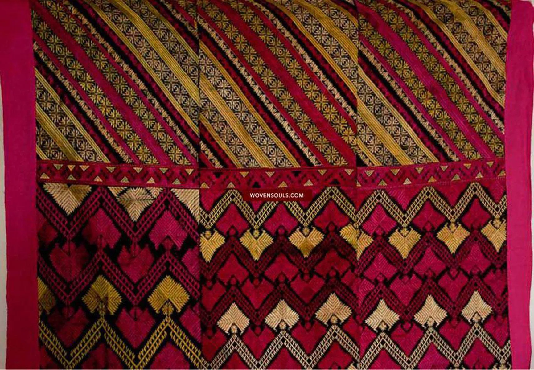 583 Antique Striking Swat Valley Shawl Textile Embroidery