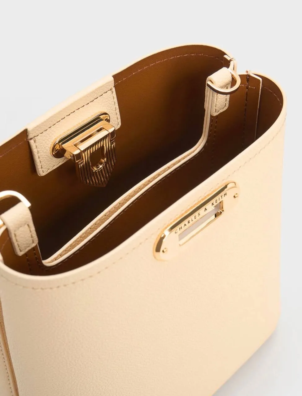 Alcott Bucket Bag