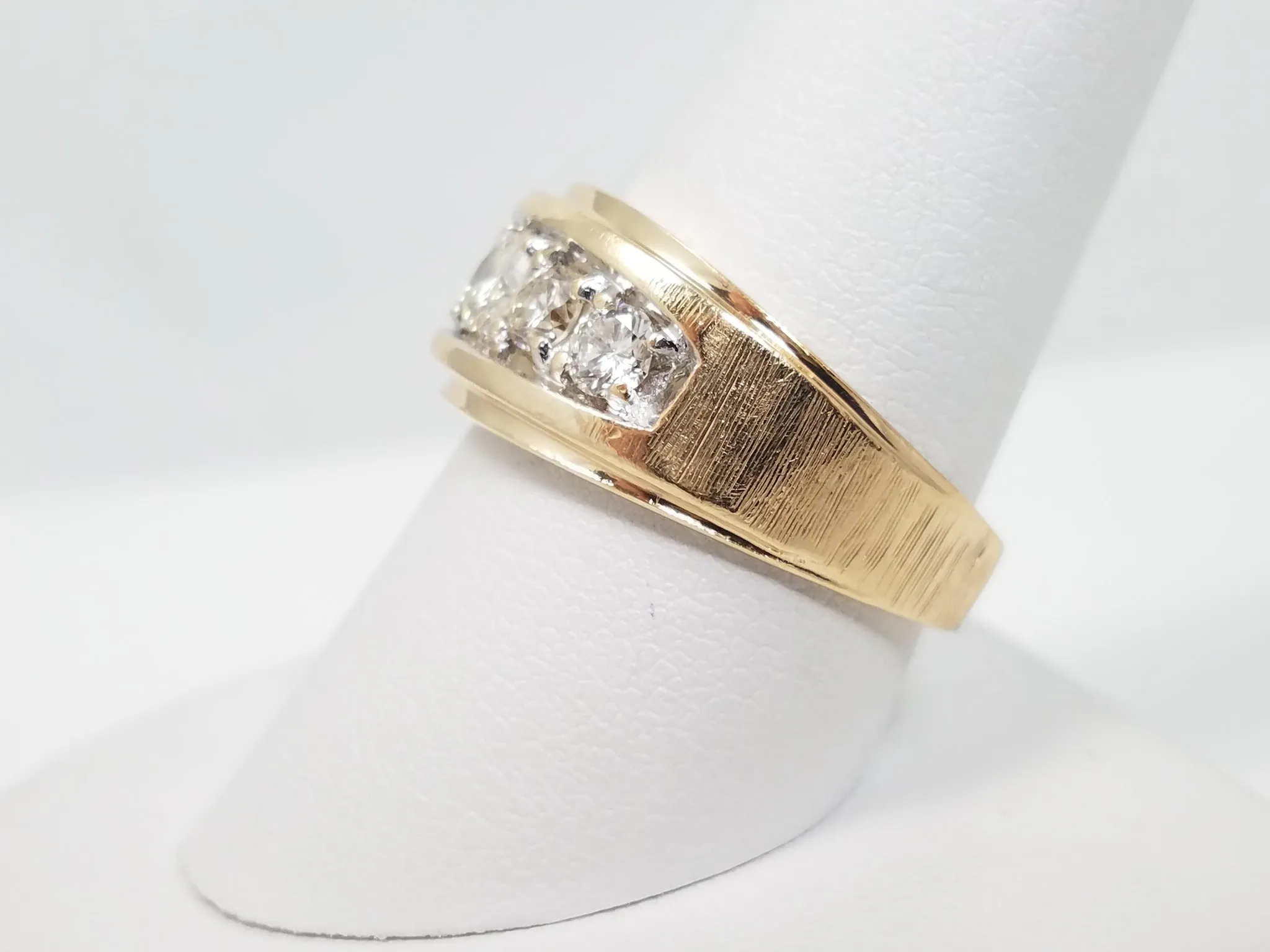 Striking 1ctw Natural Diamond 14k Yellow Gold Ring Band