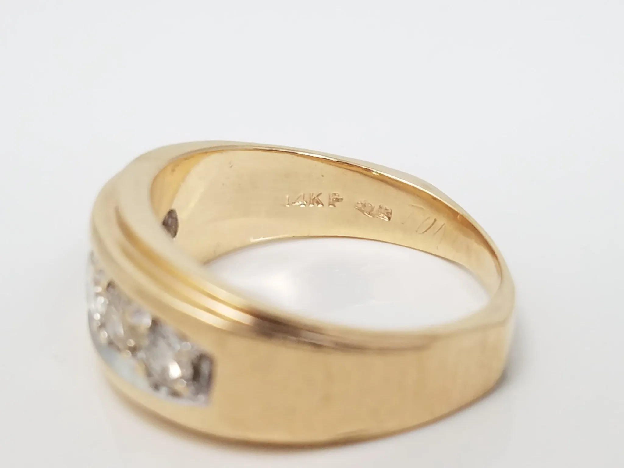 Striking 1ctw Natural Diamond 14k Yellow Gold Ring Band