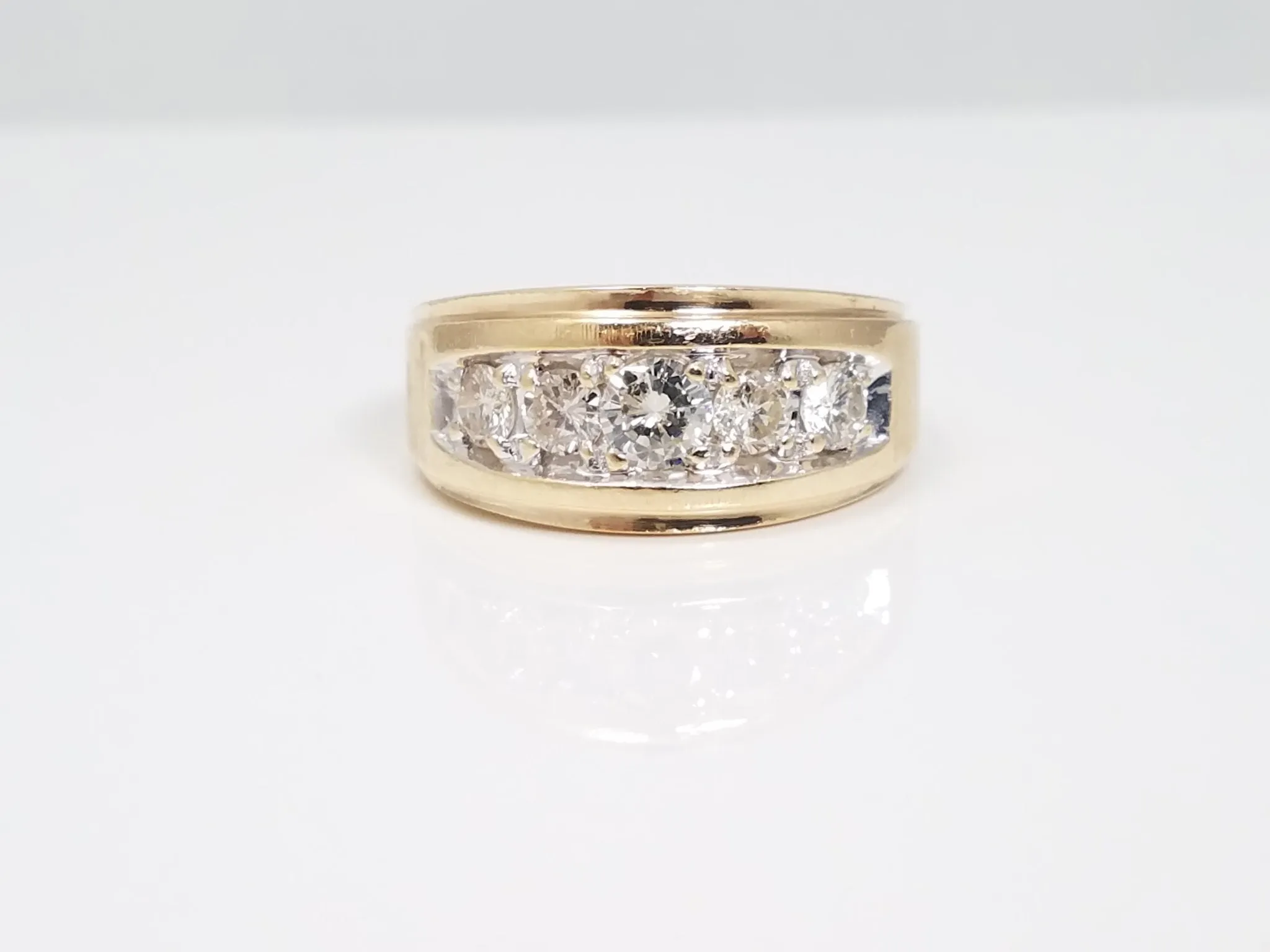 Striking 1ctw Natural Diamond 14k Yellow Gold Ring Band